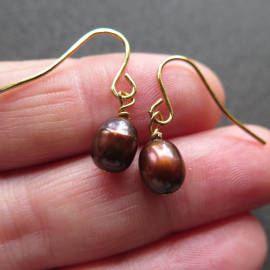 brown freshwater pearl earrings on yellow gold plated earwires. wire wrapped pearl drop earrings. made in Calgary Alberta