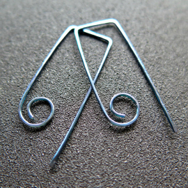 unique turquoise earrings in anodized niobium wire. hypoallergenic jewelry. niobium earwires. modern splurge.