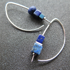 asymmetrical lapis lazuli earrings in sterling silver. modern blue earrings. blue gemstone jewelry. hematite jewellery.